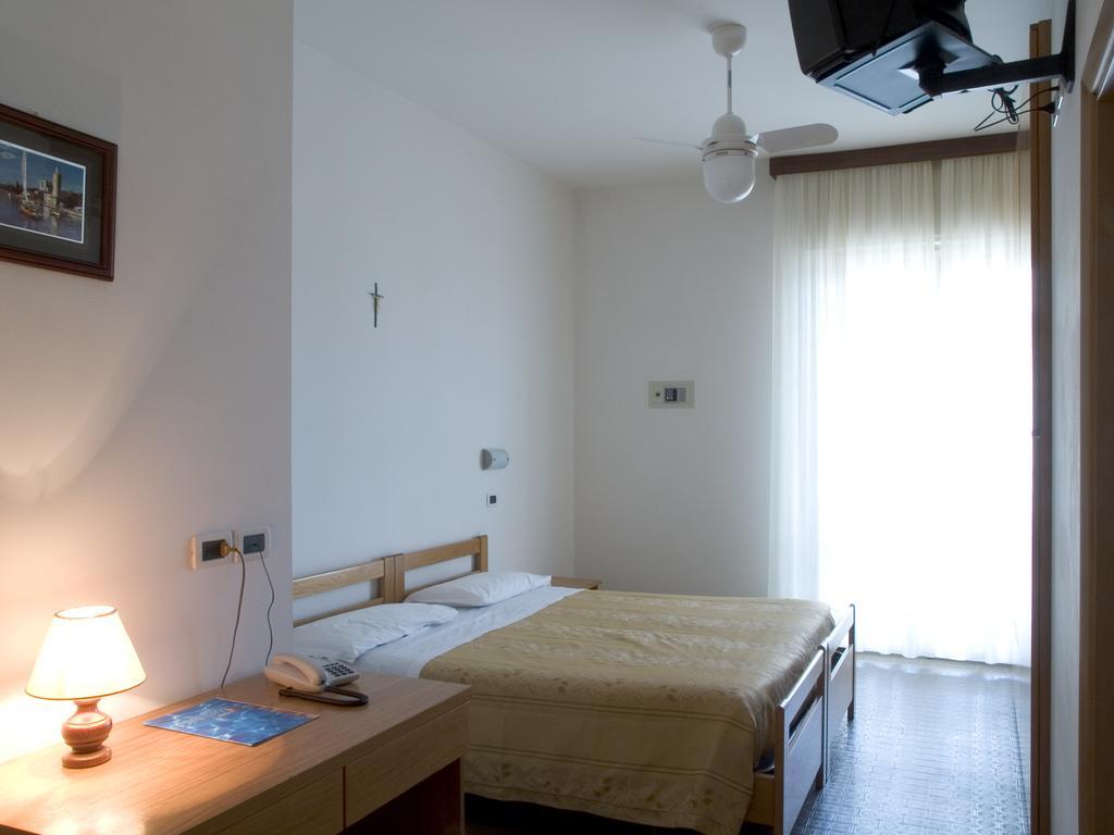 Hotel Dolores Cesenatico Pokoj fotografie